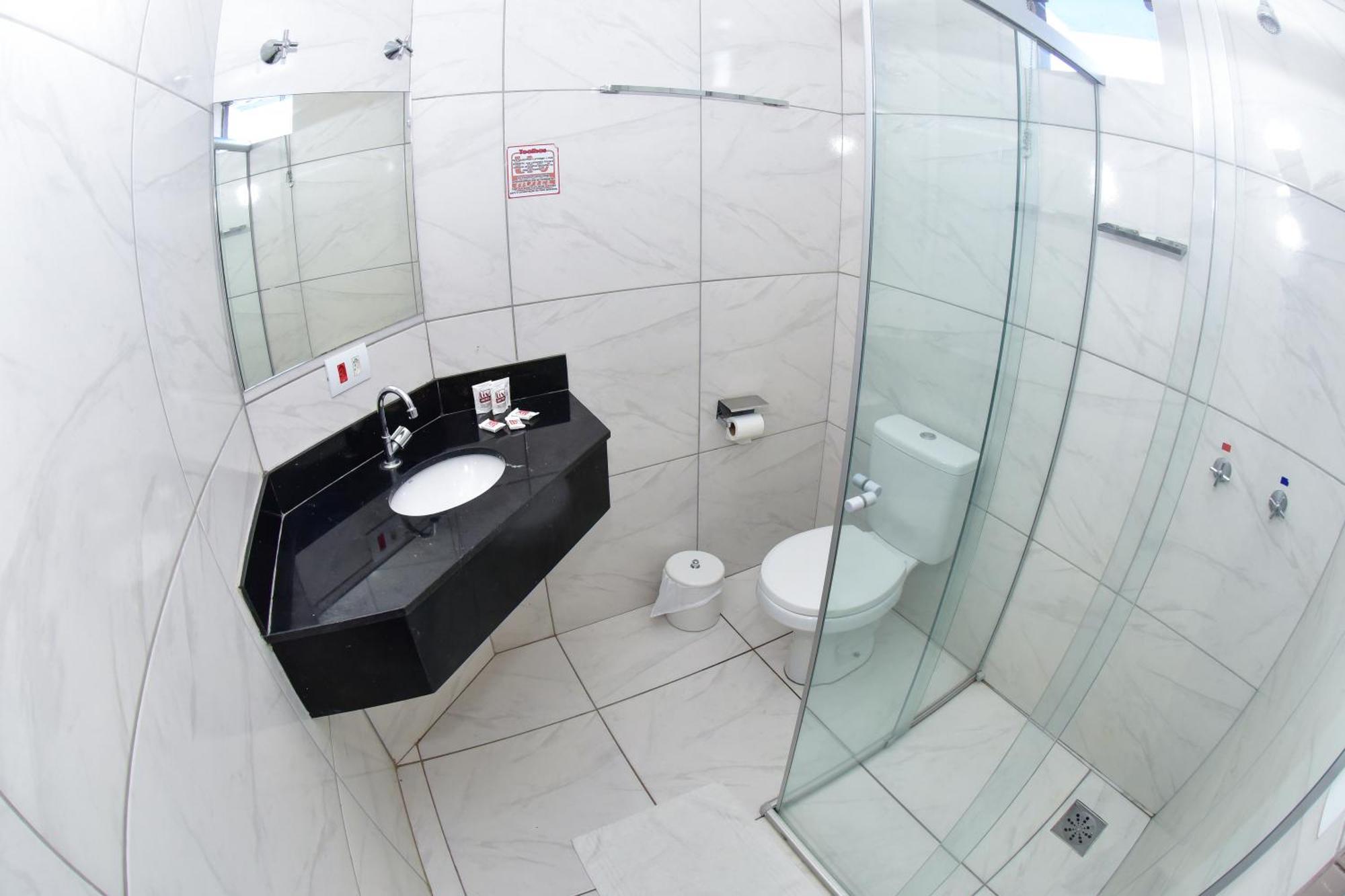 Liv Hotel Pôrto Ferreira Стая снимка