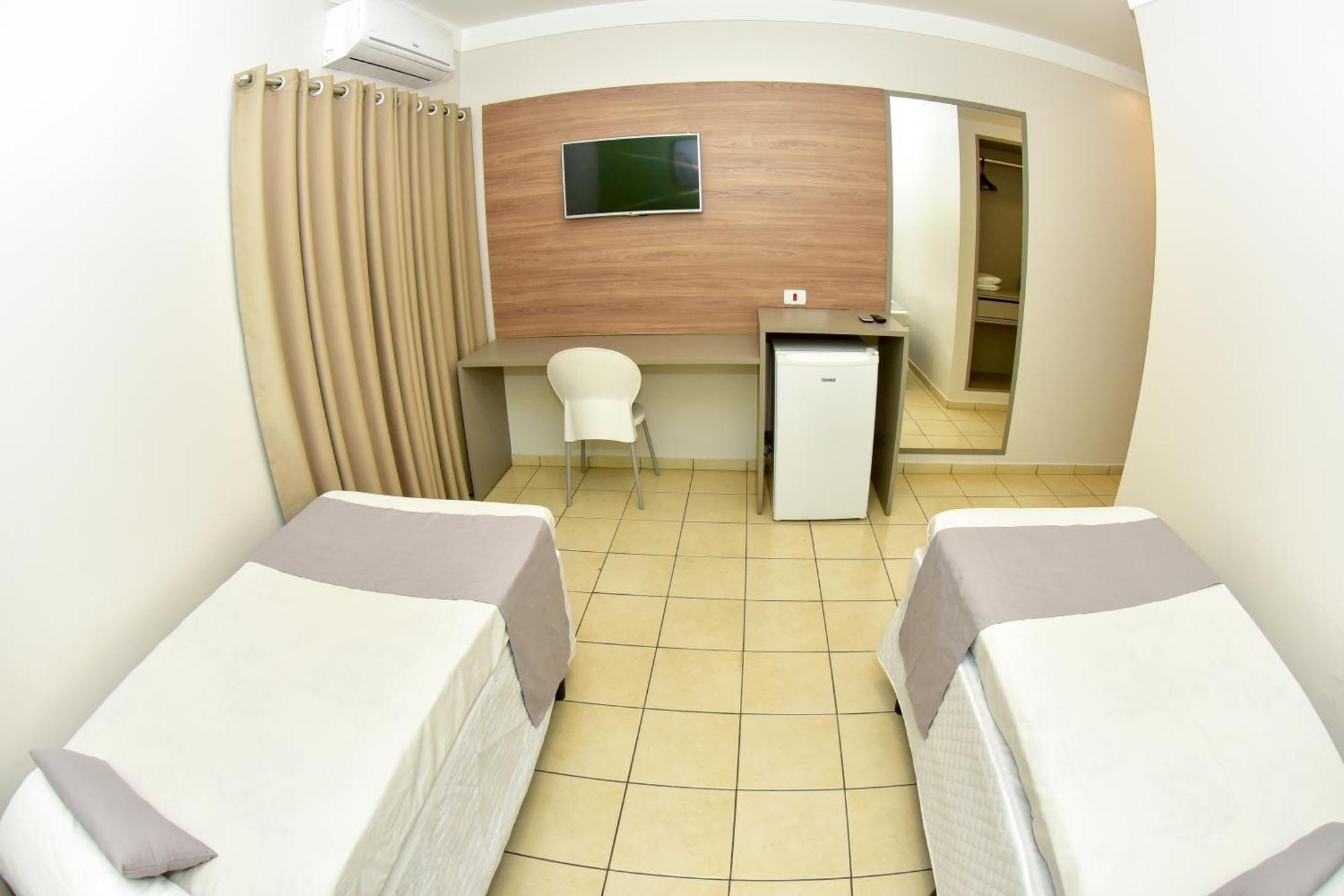 Liv Hotel Pôrto Ferreira Стая снимка