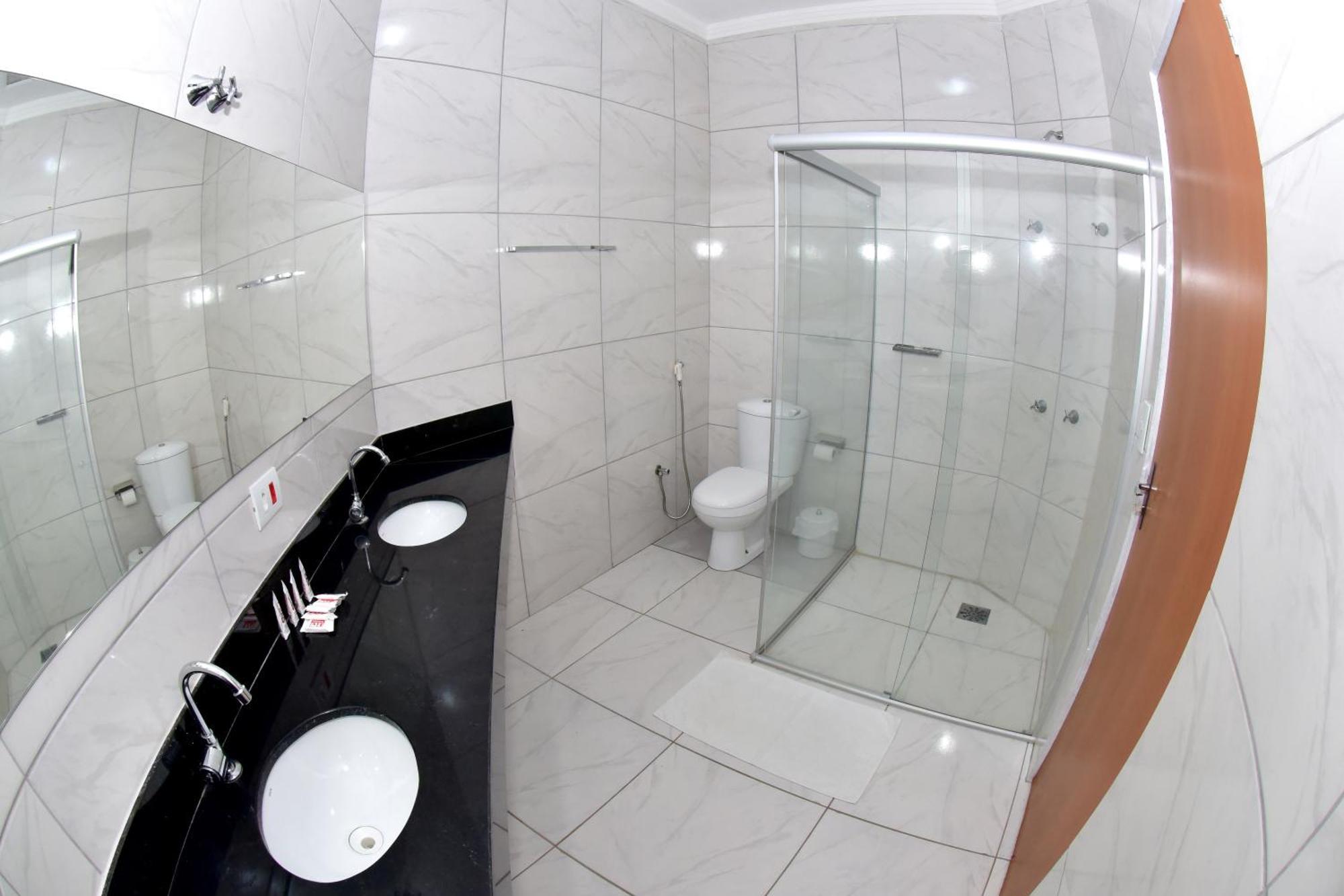 Liv Hotel Pôrto Ferreira Стая снимка
